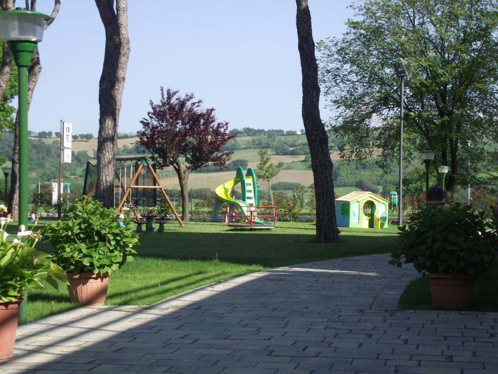 Hotel Ausonia Monte Porzio Exterior foto